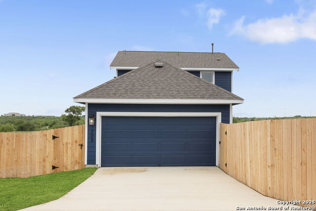 Image 28 of 45 For 705 Salamander St