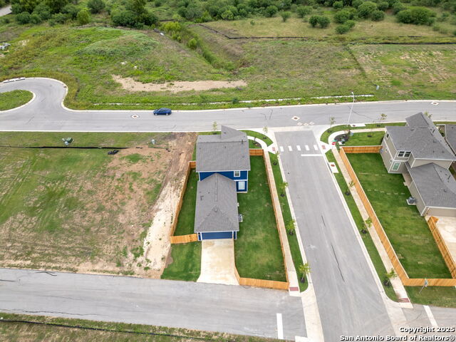 Image 30 of 45 For 705 Salamander St