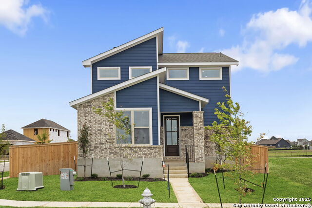 Image 33 of 45 For 705 Salamander St