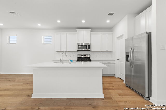 Image 8 of 45 For 705 Salamander St