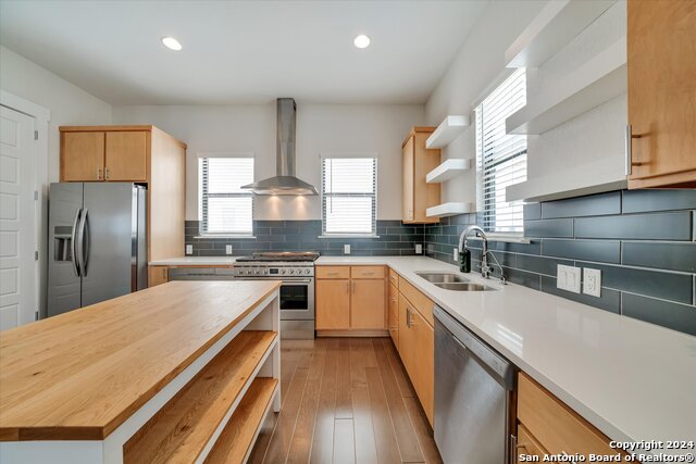 Listing photo id 10 for 408 Center