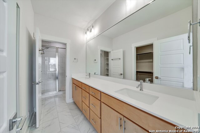 Listing photo id 17 for 408 Center