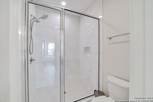 Listing photo id 18 for 408 Center