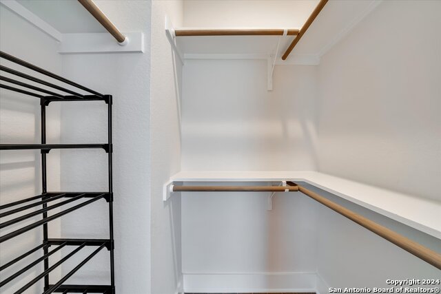 Listing photo id 24 for 408 Center