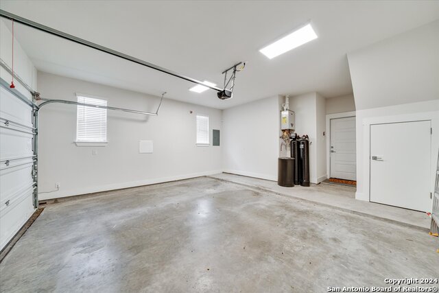 Listing photo id 27 for 408 Center