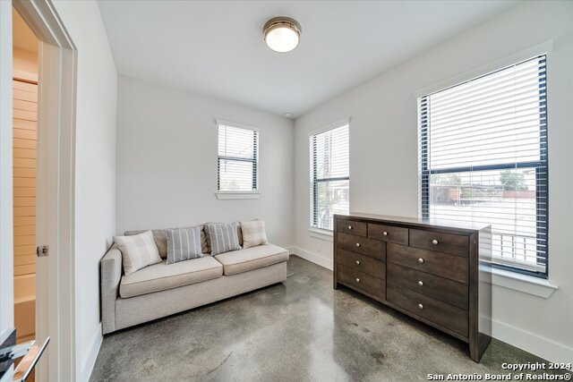 Listing photo id 2 for 408 Center