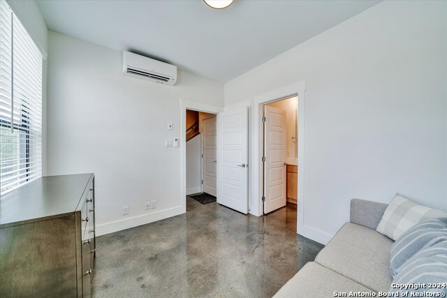 Listing photo id 3 for 408 Center