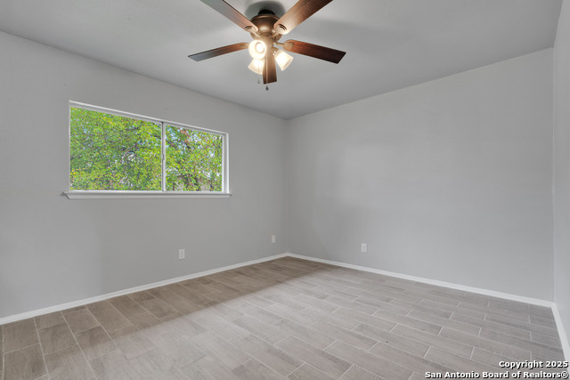 Image 14 of 25 For 1138 Klondike