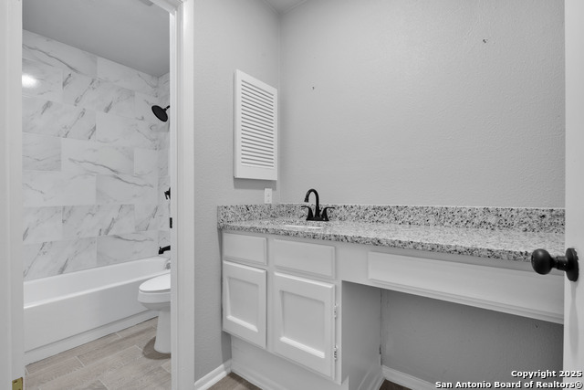 Image 21 of 25 For 1138 Klondike