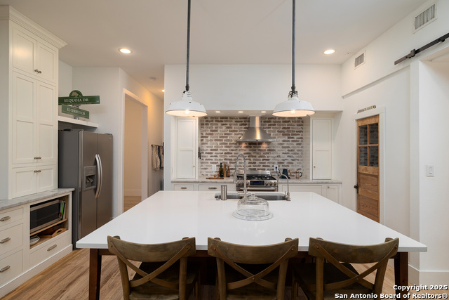 Listing photo id 3 for 125 El Cerrito