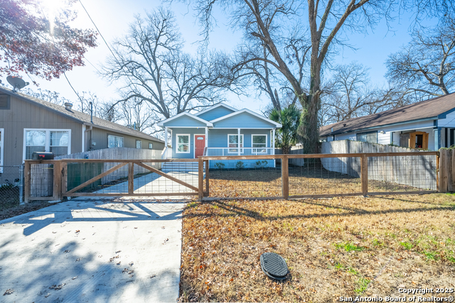 Details for 1118 Center St N, San Antonio, TX 78202