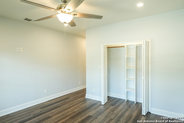 Image 12 of 22 For 1118 Center St N