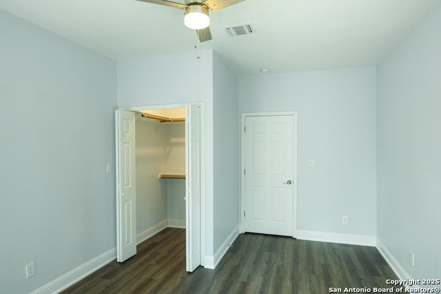 Image 17 of 22 For 1118 Center St N