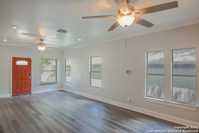 Image 4 of 22 For 1118 Center St N