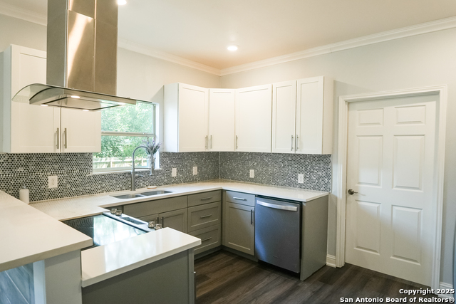 Image 7 of 22 For 1118 Center St N