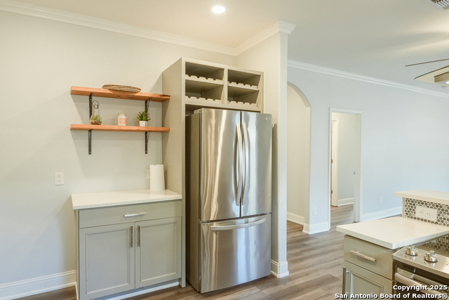 Image 9 of 22 For 1118 Center St N