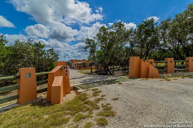 Image 18 of 61 For 182 Country Point