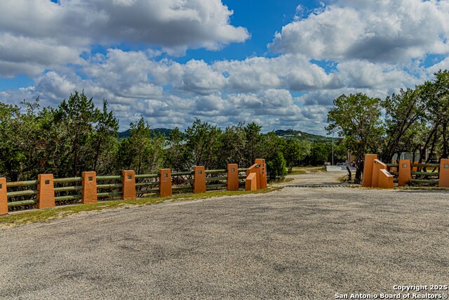 Image 19 of 61 For 182 Country Point