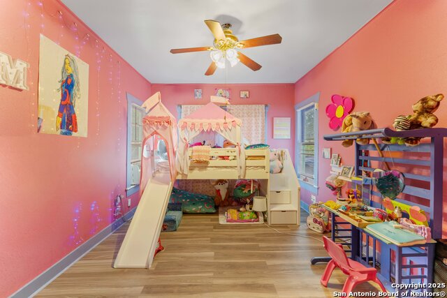 Listing photo id 12 for 1427 Pyron E