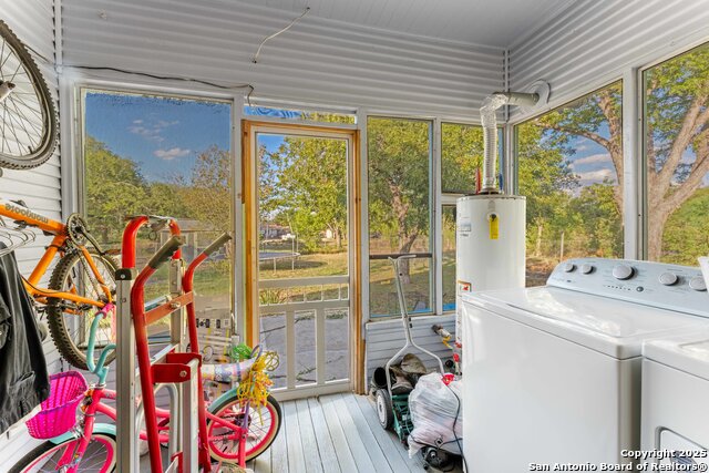 Listing photo id 16 for 1427 Pyron E