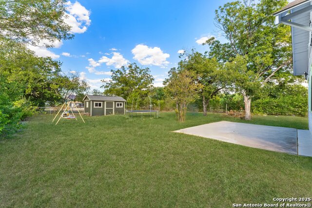 Listing photo id 18 for 1427 Pyron E