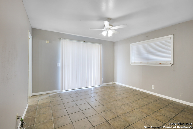 Listing photo id 8 for 1802 Fort Henry St