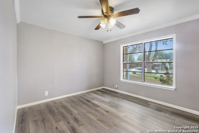 Listing photo id 10 for 1802 Fort Henry St
