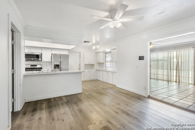 Listing photo id 11 for 1802 Fort Henry St