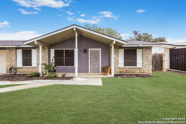 Listing photo id 2 for 1802 Fort Henry St