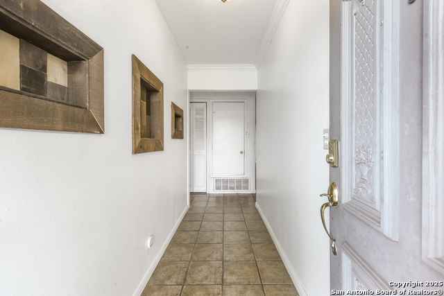 Listing photo id 4 for 1802 Fort Henry St