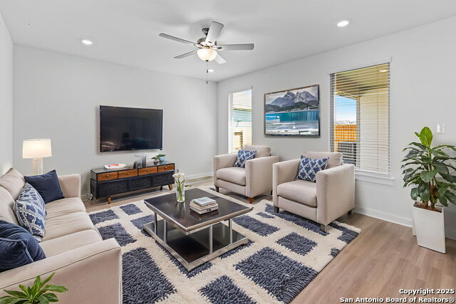 Image 3 of 36 For 641 Salamander St