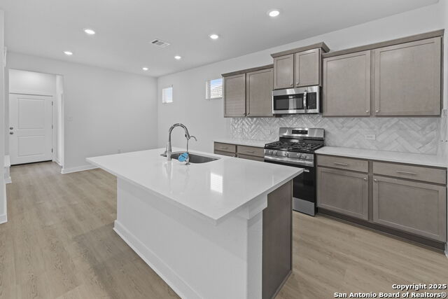 Image 7 of 36 For 641 Salamander St