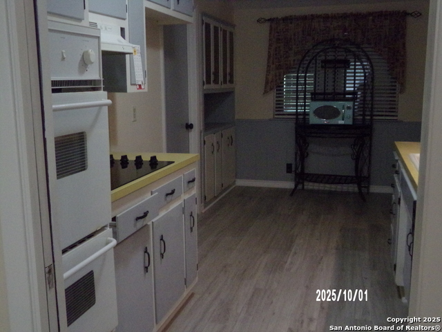 Image 14 of 37 For 615 Amistad Blvd