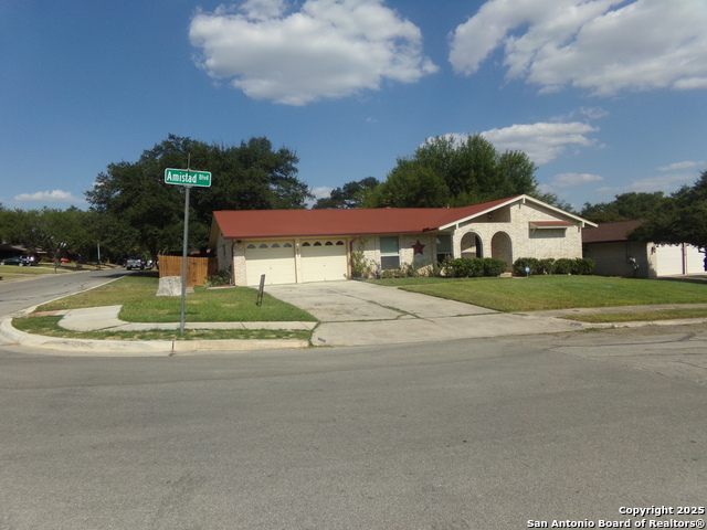 Image 2 of 37 For 615 Amistad Blvd