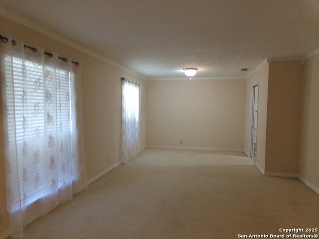 Image 5 of 37 For 615 Amistad Blvd