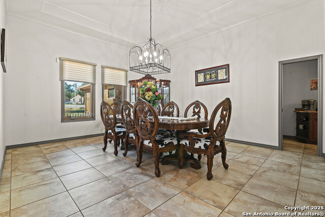 Listing photo id 8 for 584 Arbor View