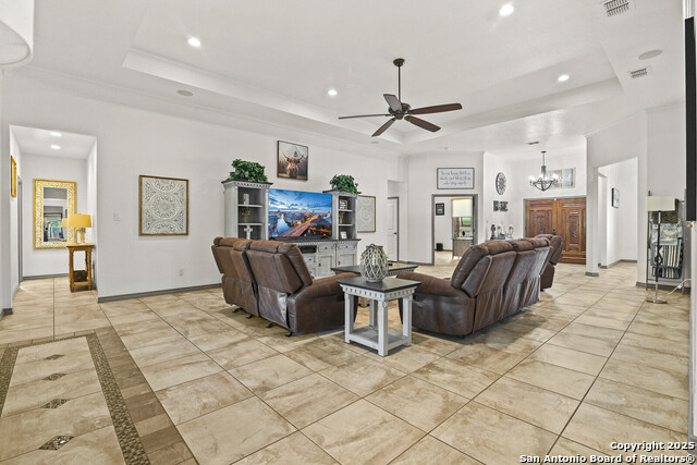 Listing photo id 12 for 584 Arbor View