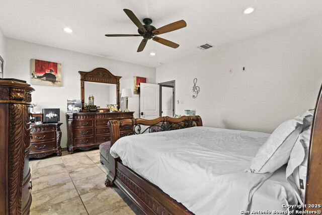 Listing photo id 26 for 584 Arbor View