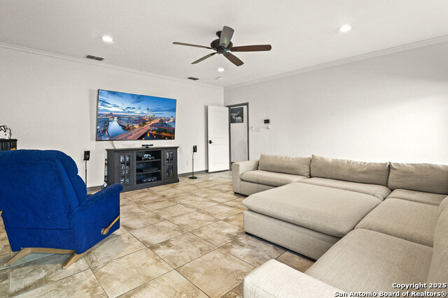 Listing photo id 33 for 584 Arbor View