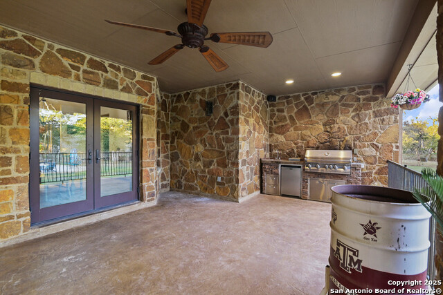 Listing photo id 42 for 584 Arbor View
