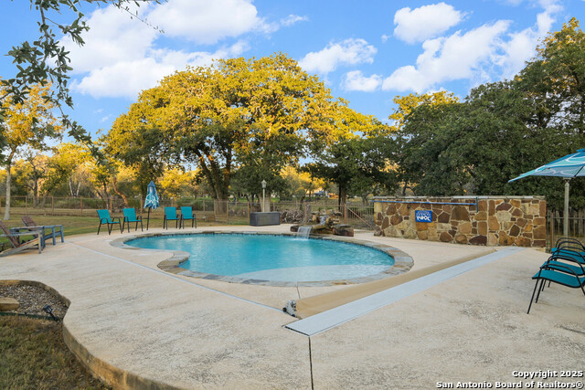 Listing photo id 44 for 584 Arbor View