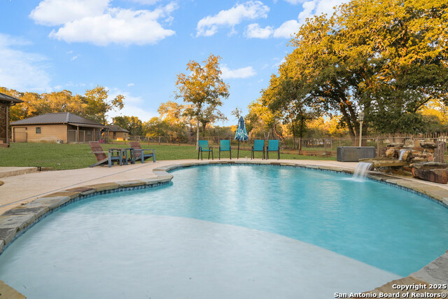 Listing photo id 45 for 584 Arbor View