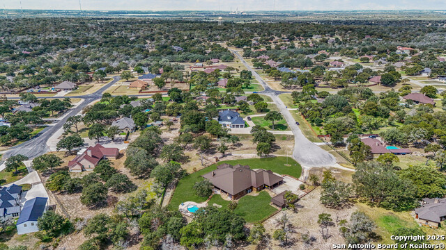 Listing photo id 50 for 584 Arbor View