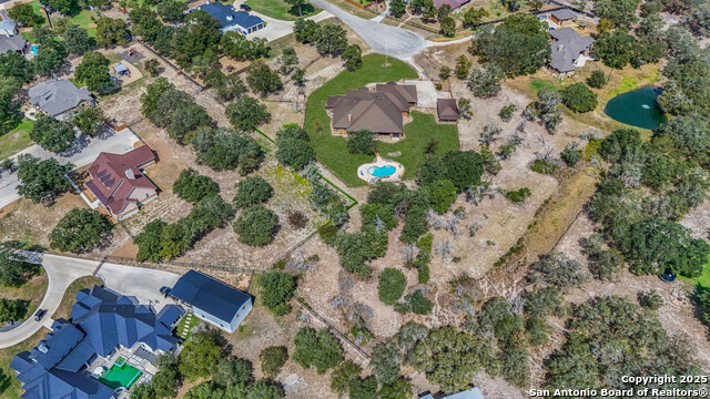 Listing photo id 52 for 584 Arbor View