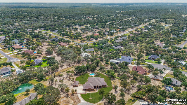 Listing photo id 56 for 584 Arbor View