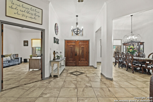 Listing photo id 5 for 584 Arbor View