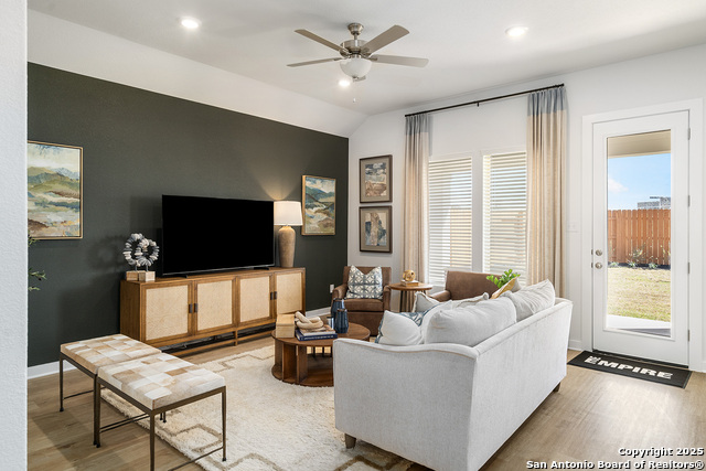 Image 10 of 44 For 409 Salamander St