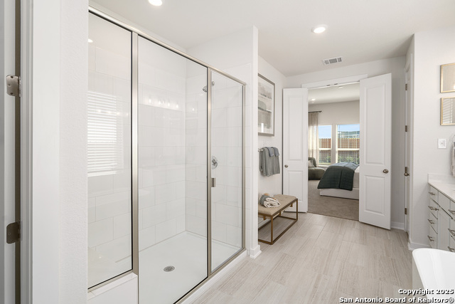 Image 14 of 44 For 409 Salamander St