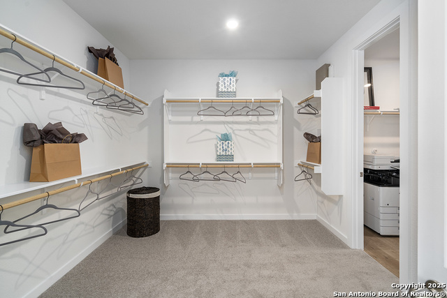 Image 18 of 44 For 409 Salamander St