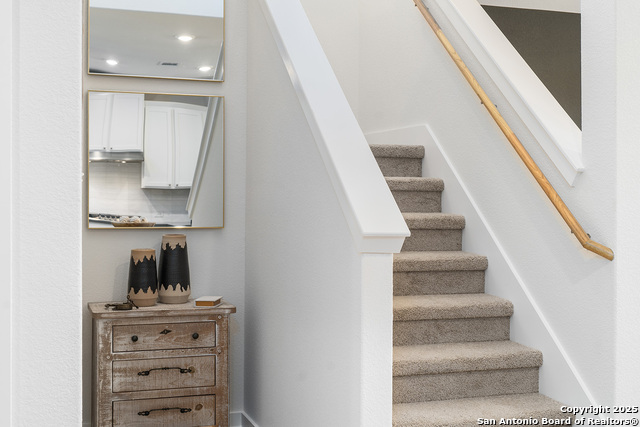 Image 2 of 44 For 409 Salamander St